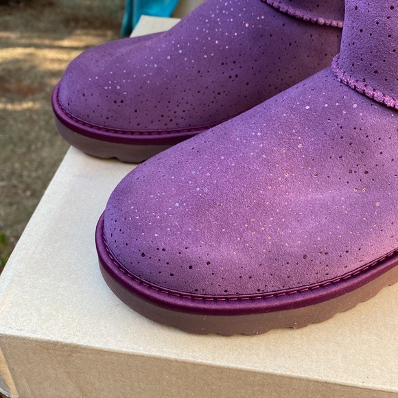 NEW UGG Classic Short Metallic Spots Boot - Picture 5 of 12
